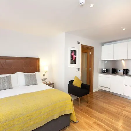 Premier Dublin, Ballsbridge Apartment *