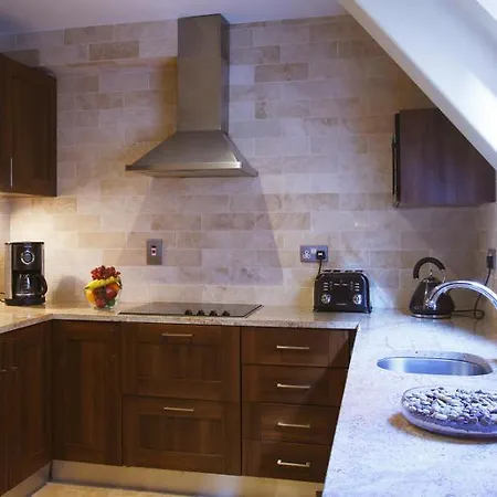 Premier Dublin, Ballsbridge Apartment *